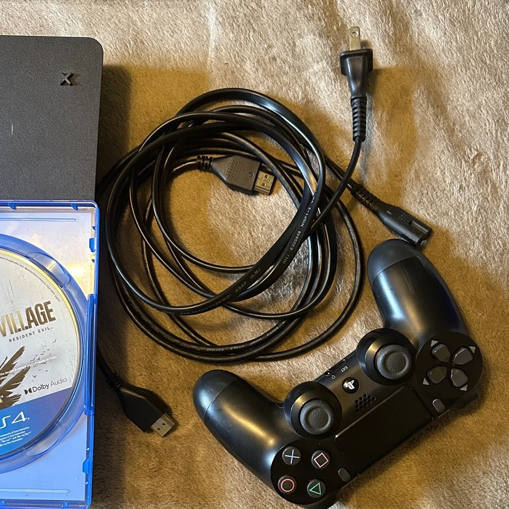Sony PS4 Console with Game and Controller Resident Evil Village - Black
